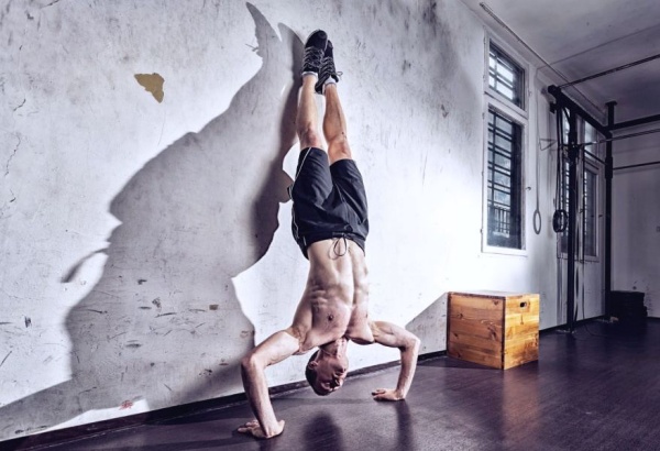 Read more about the article Tips for Doing Handstands
